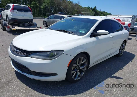 2015 Chrysler 200 S z USA, uszkodzony, nr VIN 1C3CCCDG2FN627764